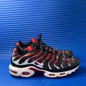 Size 9.5- Men’s Nike Air Max Plus TN Tuned Black University Red DM0032-004